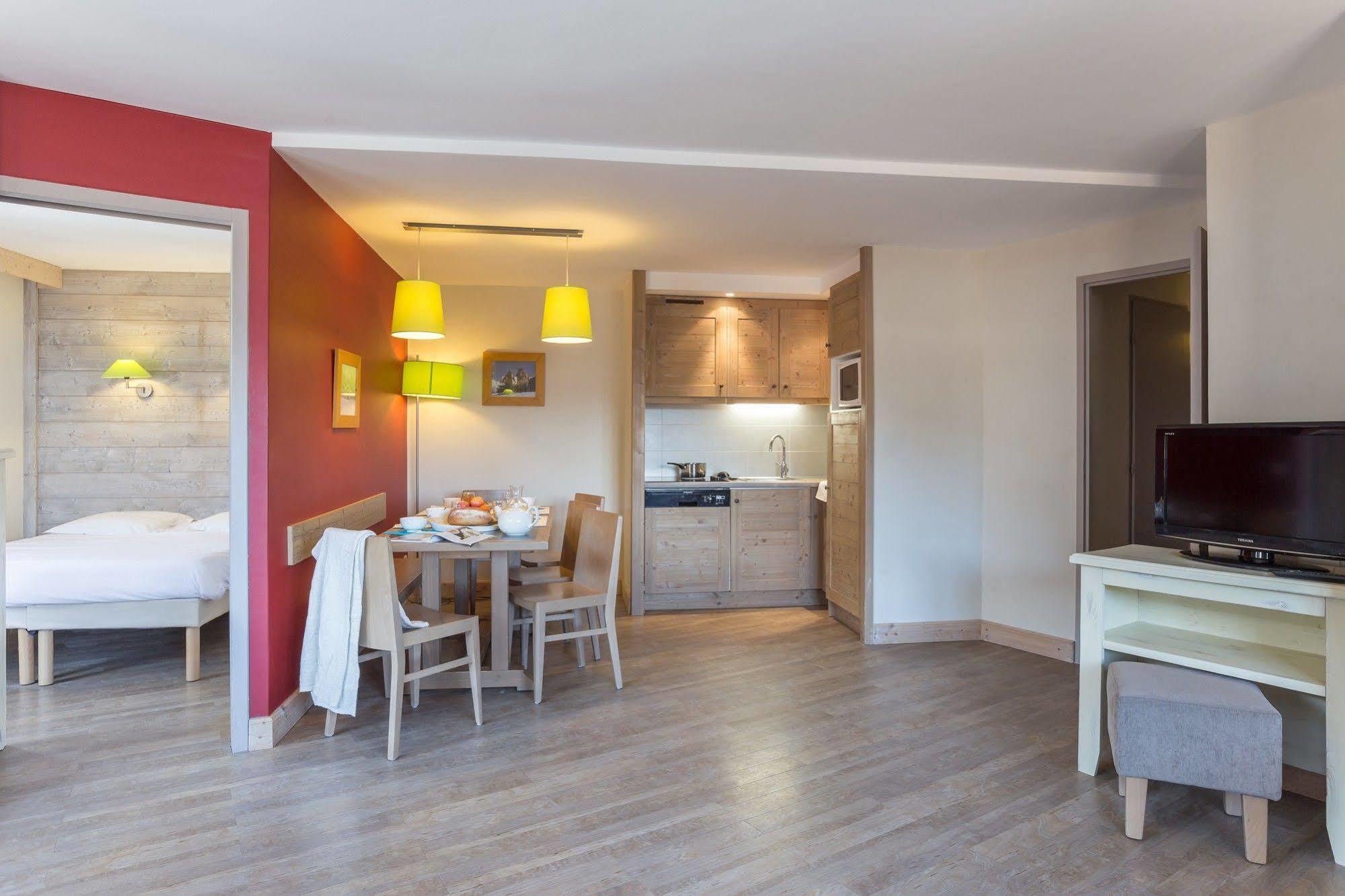 Pierre & Vacances Residence Le Christiana لا تانيا المظهر الخارجي الصورة